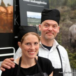 Ragnhild Mobæk og Knut Ødegård var på plass med "Høyde-gris" fra Støsvidda. Fjellgris fra Valdres er populær vare langt utenfor "dalenes dal".