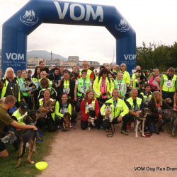 Robert Sørlie og Kim Daniel Sannes (foran i midten) deltok også i VOM Dog Run Drammen