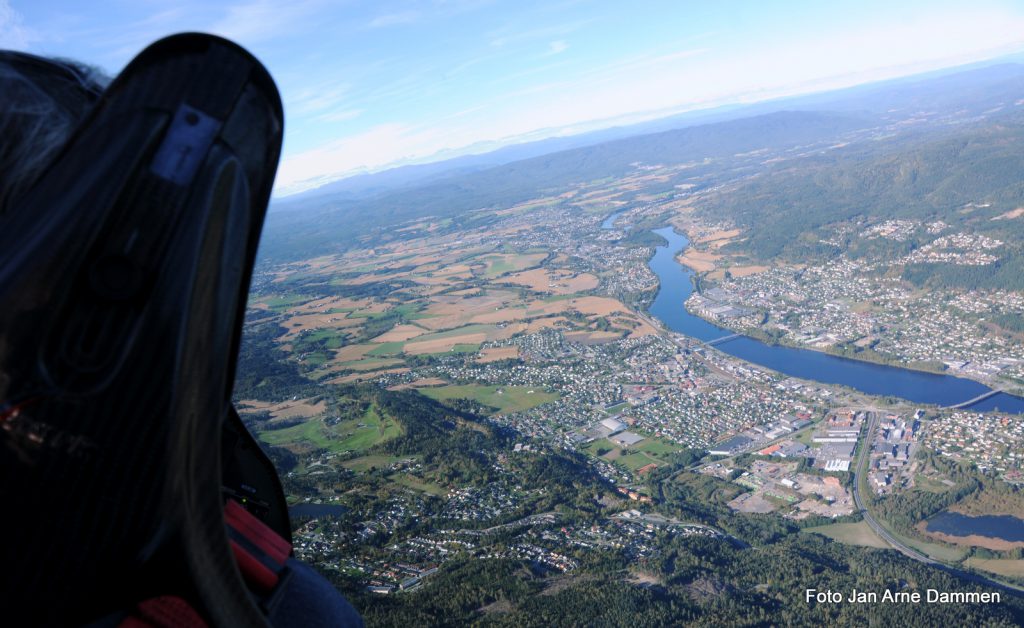 Som en hauk lå vi der over Eikerbygdene Foto Jan Arne Dammen