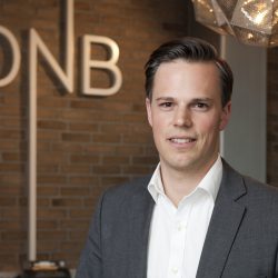 Informasjonsdirektør Even Westerveld DNB øker prisene på å ta ut penger i minibank