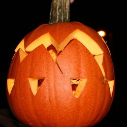 Derfor heter det Halloween og "Dra tè Hæljeroa"!. Foto: Gresskarmannen Roy Myrland / www.langsveien.no