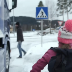 Blindsonen er stor rundt vogntoget, så husk og stopp, se og vink Skjermdump