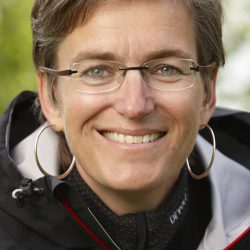 Ellen Hambro, direktør for Miljødirektoratet foreslår å gjøre bæreposer dyrere