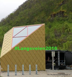 Inge Bremnes 2016 gulldassen gull-dassen nasjonal turistvei senja Berg kommune, Ersfjordstranda #Langsveien2016 Foto Roy Myrland langsveien.no