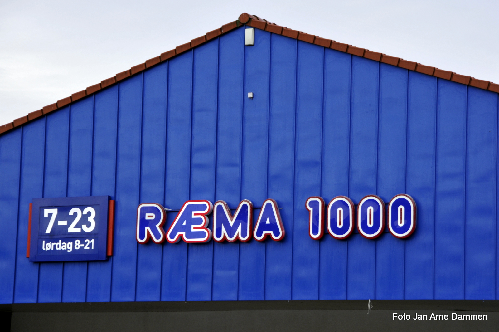 REMA 1000 er blitt til RÆMA 1000 over natta Foto Jan Arne Dammen