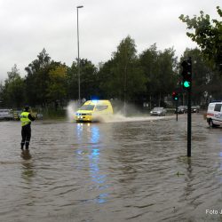 Det er meldt lokalt mye nedbør Østafjells. Her et arkivbilde fra Drammen. Foto Jan Arne Dammen