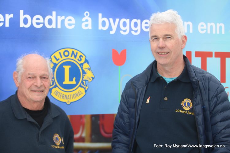 President i Lions nord-Aurdal SveinArild Aarø og Past President Ragnar Diseth Foto Roy myrland