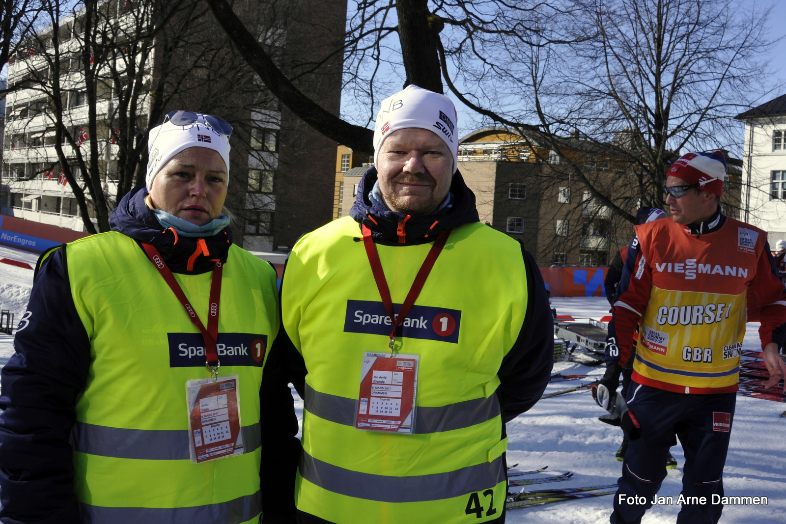 Som serviceverter møtte vi Linda Cetin og Jon Arvid Grande som var behjelpelige og geleidet publikum til riktig plasser. Foto Jan Arne Dammen