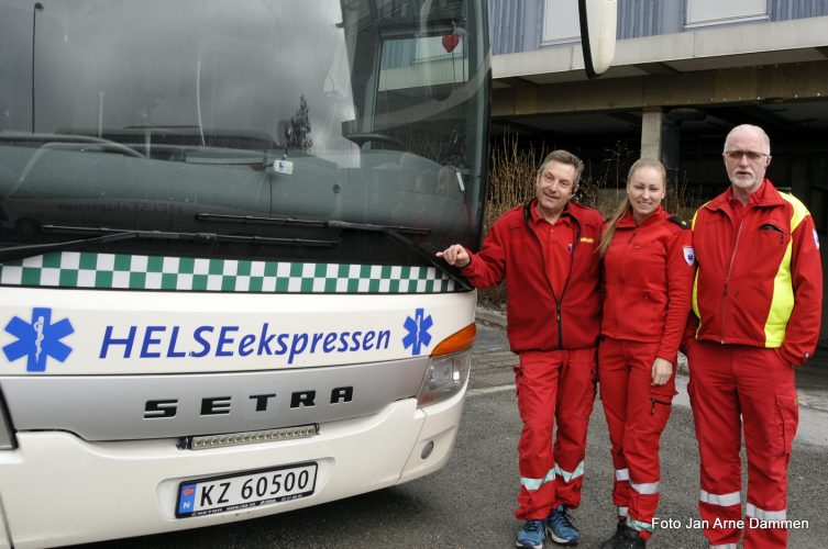 Trivelig vertskap på Helseekspressen Tore Sagløkken, Stine Natadal og Jan Einar Sjøflot Foto Jan Arne Dammen