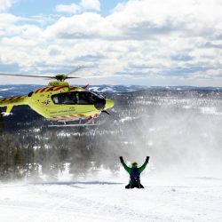 I fjor rykket mannskapet ut fra Hovden 26 ganger. 21 oppdrag ble gjennomført, og omfattet hjertestans, alvorlig sykdom og ulykker. Pasienter ble flydd til Kristiansand, Stavanger, Skien, Arendal og Oslo.