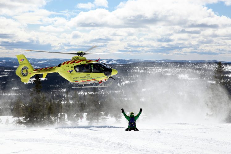 I fjor rykket mannskapet ut fra Hovden 26 ganger. 21 oppdrag ble gjennomført, og omfattet hjertestans, alvorlig sykdom og ulykker. Pasienter ble flydd til Kristiansand, Stavanger, Skien, Arendal og Oslo.