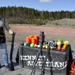Kenneth Aspestrand er klar og skyteshowet kan begynne Foto Jan Arne Dammen