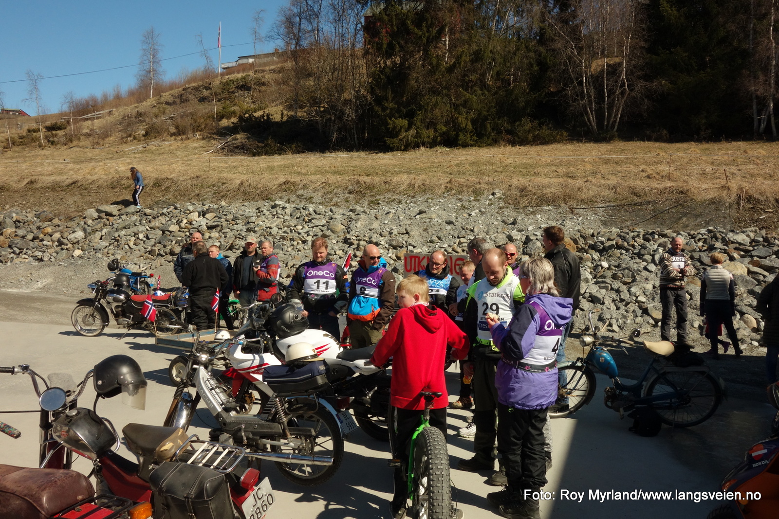 Mopedløpet "Volbufjorden rundt" med Skrævarokken mopedlaug i Valdres. Foto: Roy Myrland/www.langsveien.no