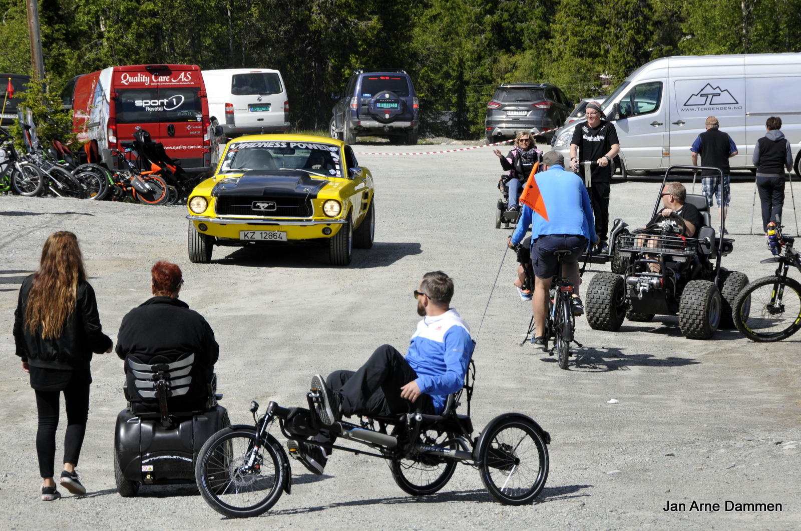 Mr. Mustang og Lille Gul fra filmen Børning 2 ankommer Mountain Rally Rullestol. Foto Jan Arne Dammen