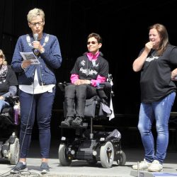 Imponert ordfører under åpningstalen. Fra v. Heidi Rygh, ordfører Tine Nordman, Marie Hav Lundkvist og Mona Olsen. Foto Jan Arne Dammen