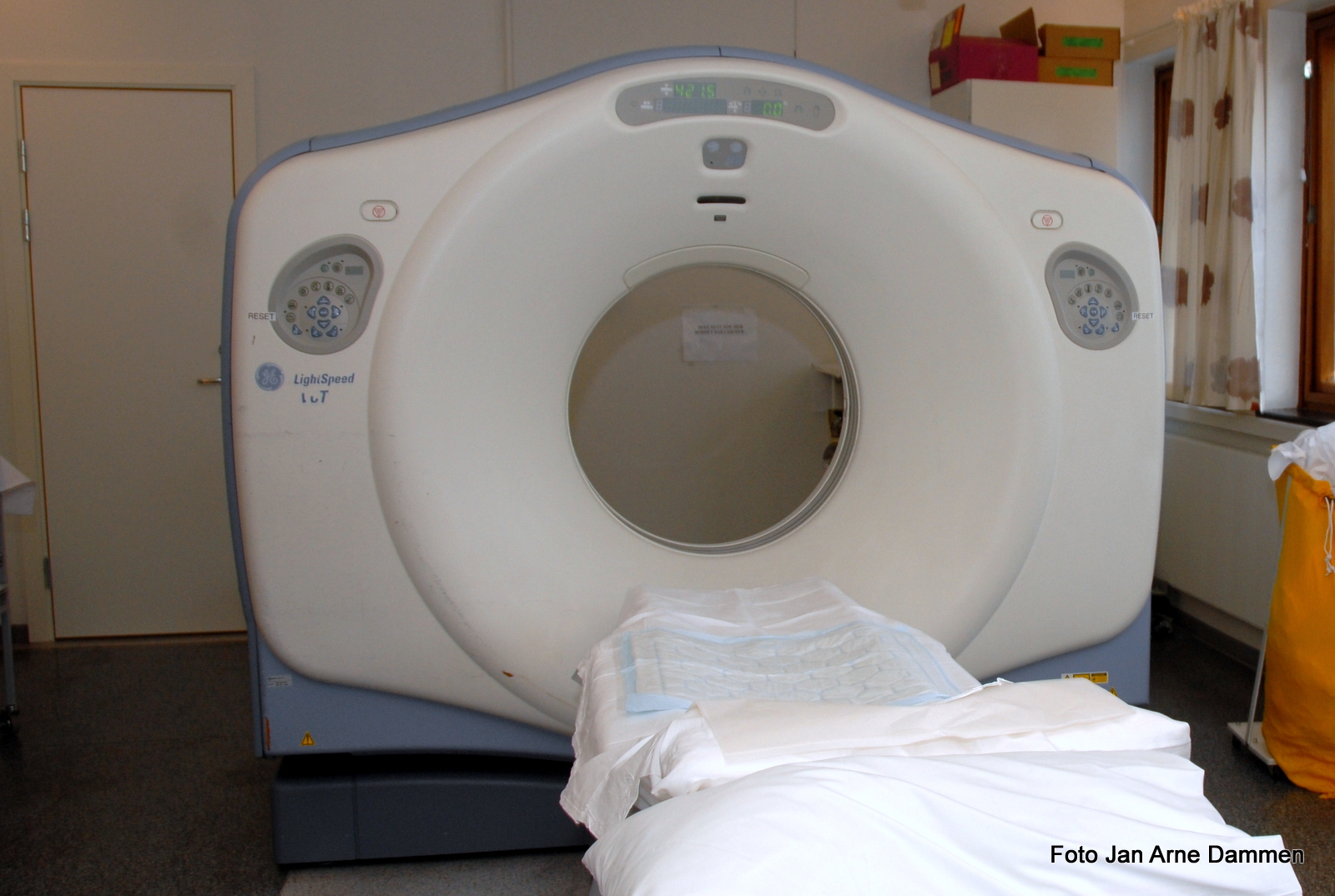 Inne på sykehuset blir det foretatt en full medisinsk undersøkelse og det tas CT eller MR av hodet for å finne ut om det er hjerneinfarkt eller hjerneblødning. Foto Jan Arne Dammen