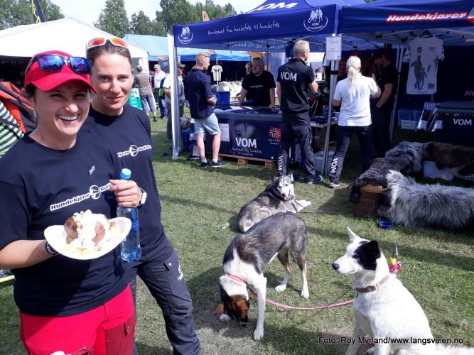 Susana Assuad og MArit Beate KAsin foto roy myrland de nordiske jakt og fiskedagene 2017