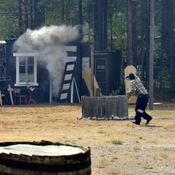 Tog- og bankran - en travel dag for sheriffen i Deadwood City