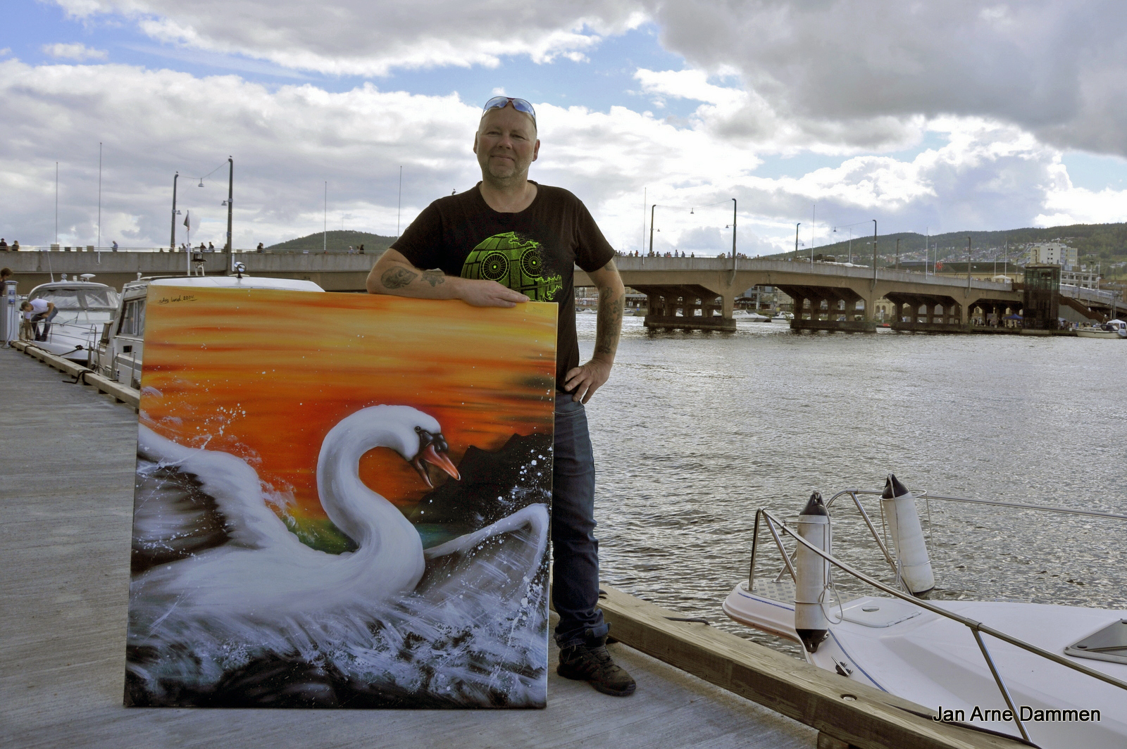 Stig Lund har stilt ut i Kunst langs elva i fire år. Foto Jan Arne Dammen