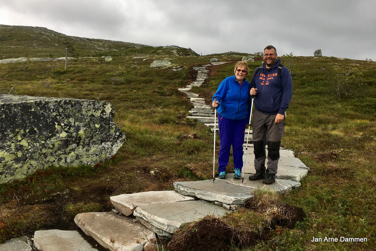 En flott anlagt sti og en fin tur til Madonnastatuen som vi trygt anbefaler sier Grethe Dammen og Runar Kvam Foto Jan Arne Dammen