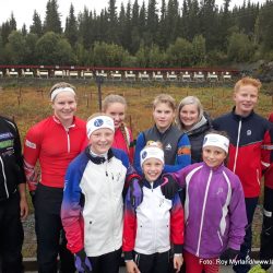 Skiskyttere fra skrautvål il og Rogne il på trening i valdres skisenter i Skrautvål. Foran fra venstre på bildet over: Vilde Marie Thon Christensen, Eline Gigstad Bergene og Natalie Regine Lien. Bak fra venstre står: Vidar Brenna, Harald Øygard, Maria Brenna, Sigurd Øygard, Marit Øygard, Christian Thon Christensen og Even Svensson. foto roy myrland