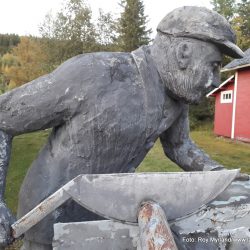 Skifer, Isola, Icopal , Skiferbruddt Rogne i VAldres, Skifersaks. Foto roy myrland