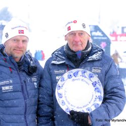 Frivillighetsprisen 2017 i Øystre-Slidre kommune til Harald Larsen fra Beitostølen ble overrakt av ordfører Kjell B. Melbybråten under Beitosprinten 18. november 2017.