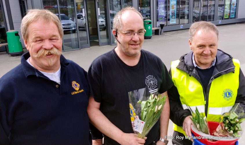 Fra venstre. Jan Aage Bakke, Øystein Bjørnødegård og Kjell Ivar Andersen. Lions Nord-Aurdal, Tulipanaksjonen, Leira, Valdres,