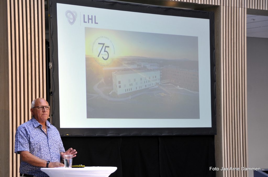 Reidar Hegland fra Vennesla kunne fortelle at for 30 år siden fikk han livet i gave gjennom «Hjertebroen». Foto Jan Arne Dammen