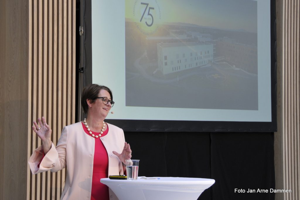 Sykepleier og stortingspresident Tone Wilhelmsen Trøen Tone på LHL sykehuset Gardermoen Foto Jan Arne Dammen