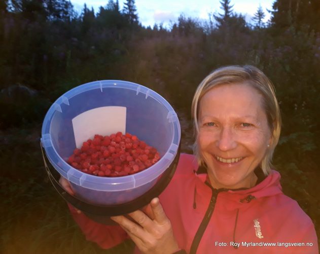 Inger Karin Løvlie tørken VAldres Bringebær smak av Valdres tørke foto roy myrland