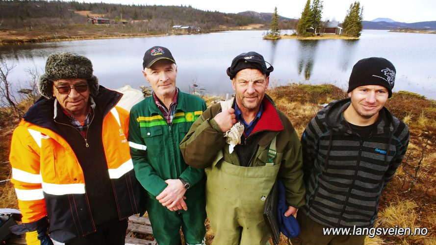 Ørreten Magne Stokkebryn Hallgeir Skrautvol, Arnold Skaar og Thomas Bjørnrud FOFAS settefisk VAldres Fullsenn Skrautvål Sameie, Storfisk, Fisking i Valdres, Foto Roy Myrland