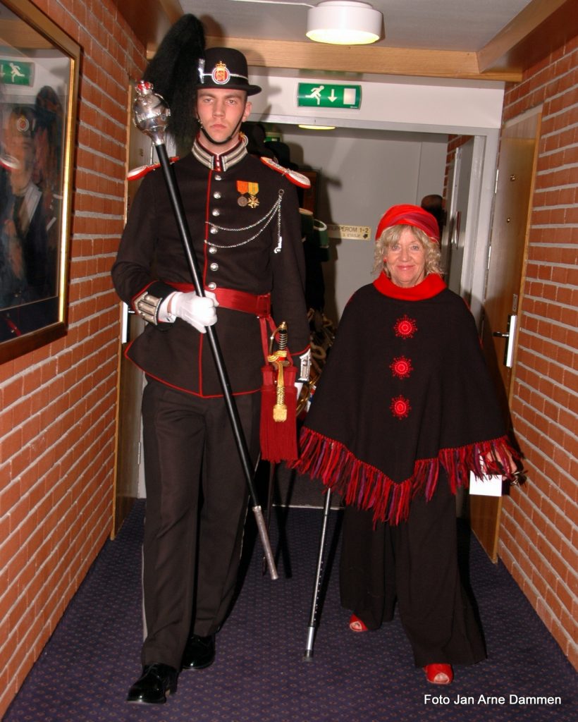 Karin på vei til prisutdelingen på Beitostølen under Ridderuka 2009. Foto Jan Arne Dammen 