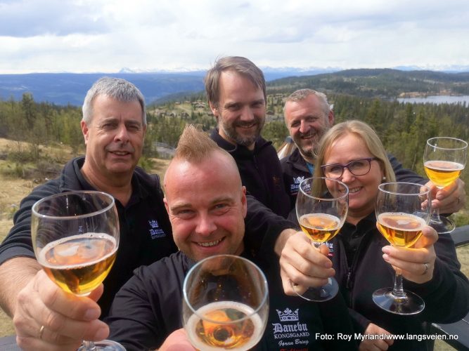 Skikkelig godt oppe på åsen. -Valdresmat av beste sort!