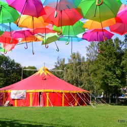 Ekspedisjonsferd med «Månelandslaget» - sommerteater i Drammen park