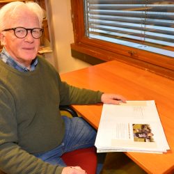 Olav Nordheim si bok lansereses med serinakaker og "Midtre Syndin Honky Tonk"