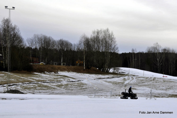 Snømangel i NM anlegget - skianlegget stengt for å spare snøen