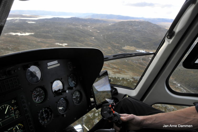 Lite snø på Østlandet - To helikoptre i skogbrannberedskap