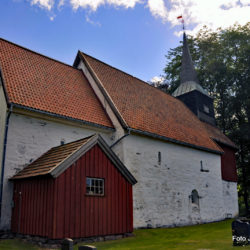 Satsinga på dei eldste kyrkjene held fram - 40 kyrkjer har fått støtte