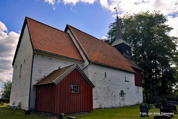 Satsinga på dei eldste kyrkjene held fram - 40 kyrkjer har fått støtte