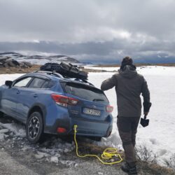 "Ruhig fahren på Valdresflyet, bitte". - Det er, og det kommer mere snø.