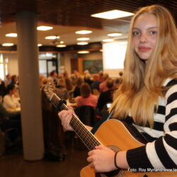 Nydelig stemme og "frekt" gitarspill