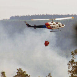 Ekstrem stor skogbrannfare - øker beredskapen med 14 helikoptre