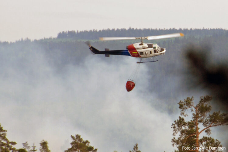 Ekstrem stor skogbrannfare - øker beredskapen med 14 helikoptre