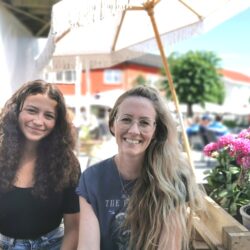 Mikaela Hoff Lundberg og Cecilie Tanggaard Lundberg Stavern Blomstermakeri Foto Roy Myrland