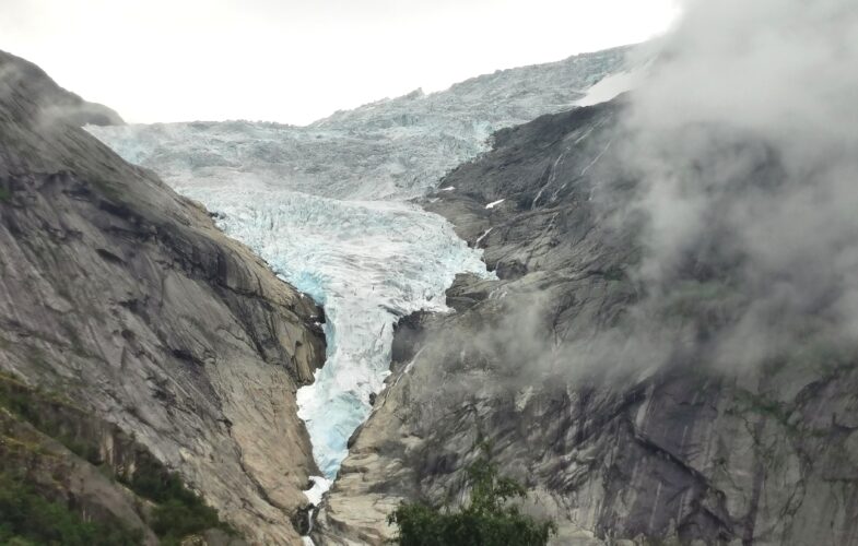 Ut på tur? -Briksdalsbreen.