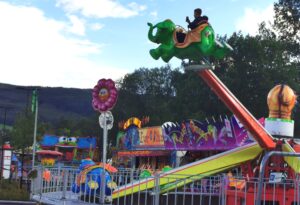 Bergstrøm Tvioli sin karusell med Dumbo i lufta
