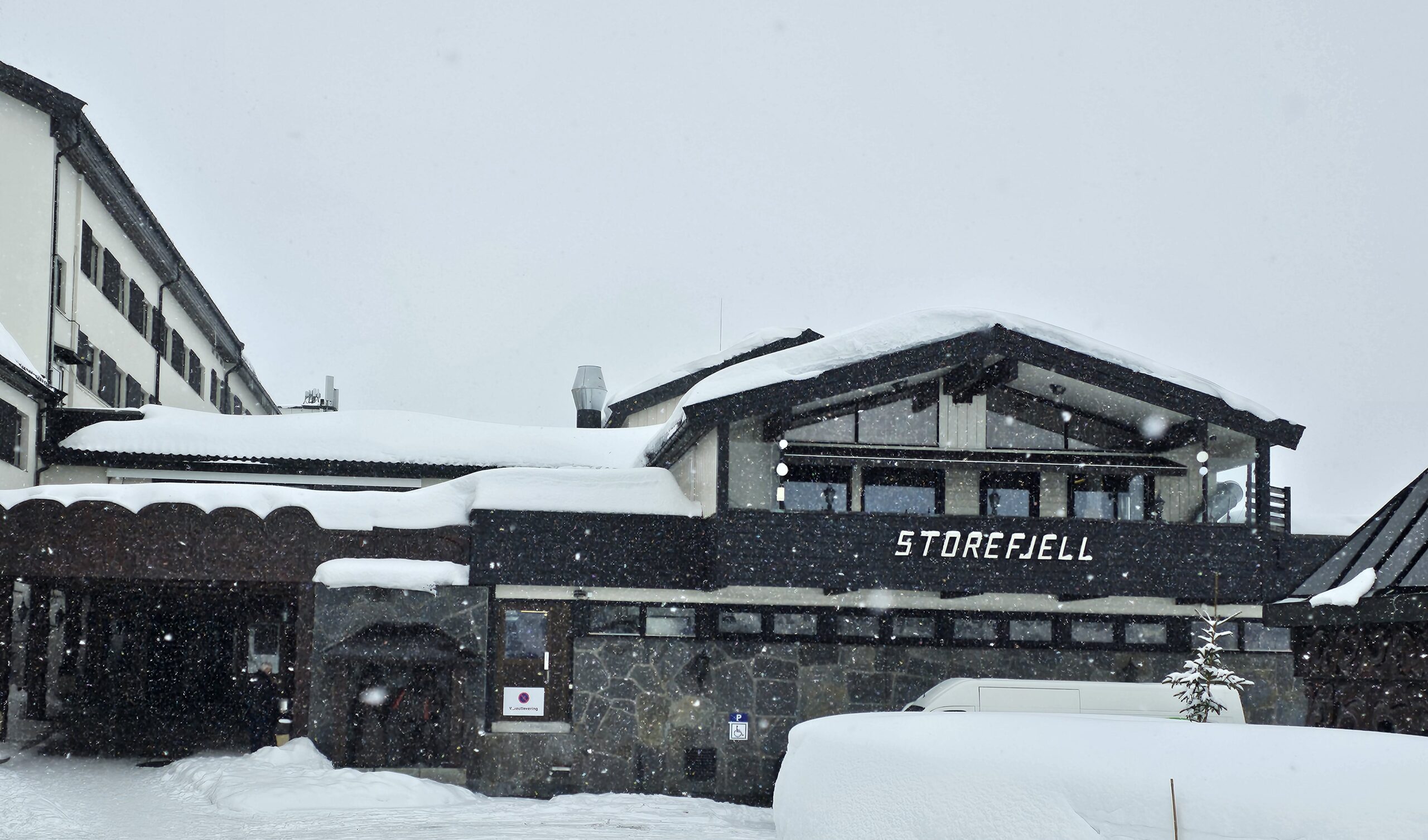 På Storefjell Resort er det snøgaranti noen uker til.