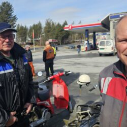 Finn SYNSTELIEN og Erik Onstad mopedister Mopedløp Valdres skrævaroknen