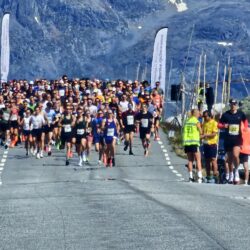150 foto og 3 videoer fra Fjellmaraton 2024.